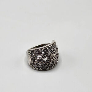 Marcasite Ring w/ Flower Detail Size  8.5